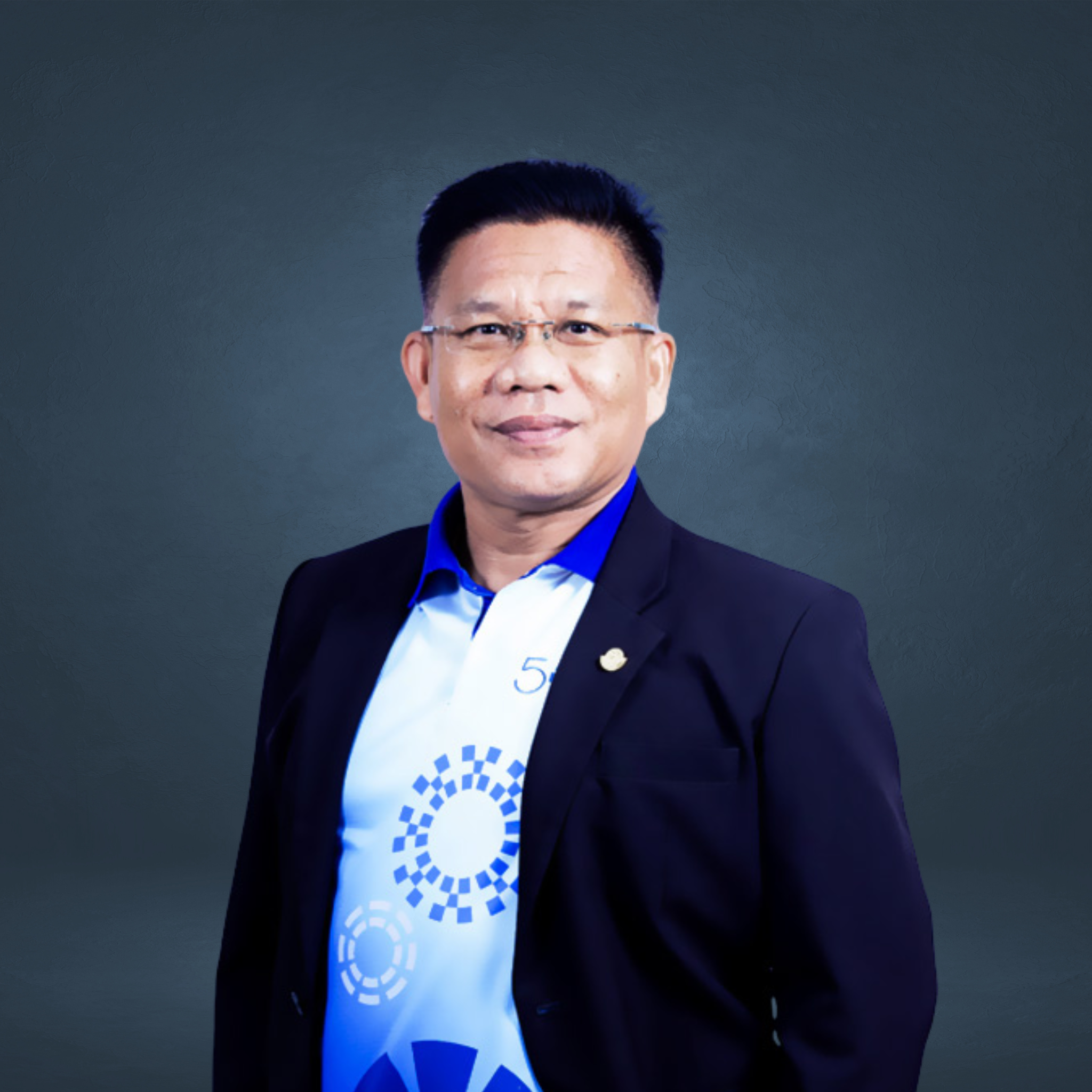 นายเรวัต รัตนกาญจน์